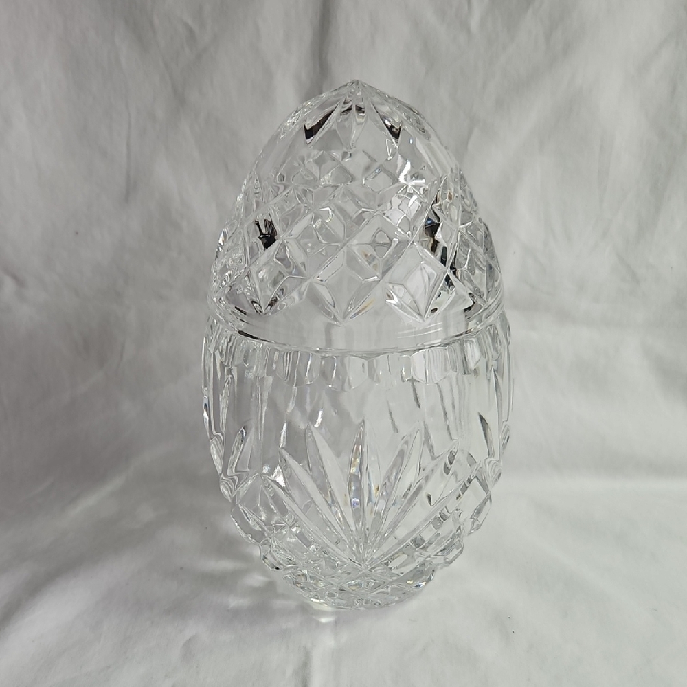 Shannon Crystal Shaped Egg With Removable Lid